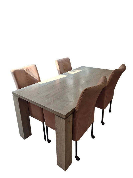 Tafel+4stoelen/Table+4chaises